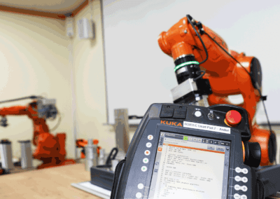 KUKA Roboterprogrammierer KUKA Roboterschulung