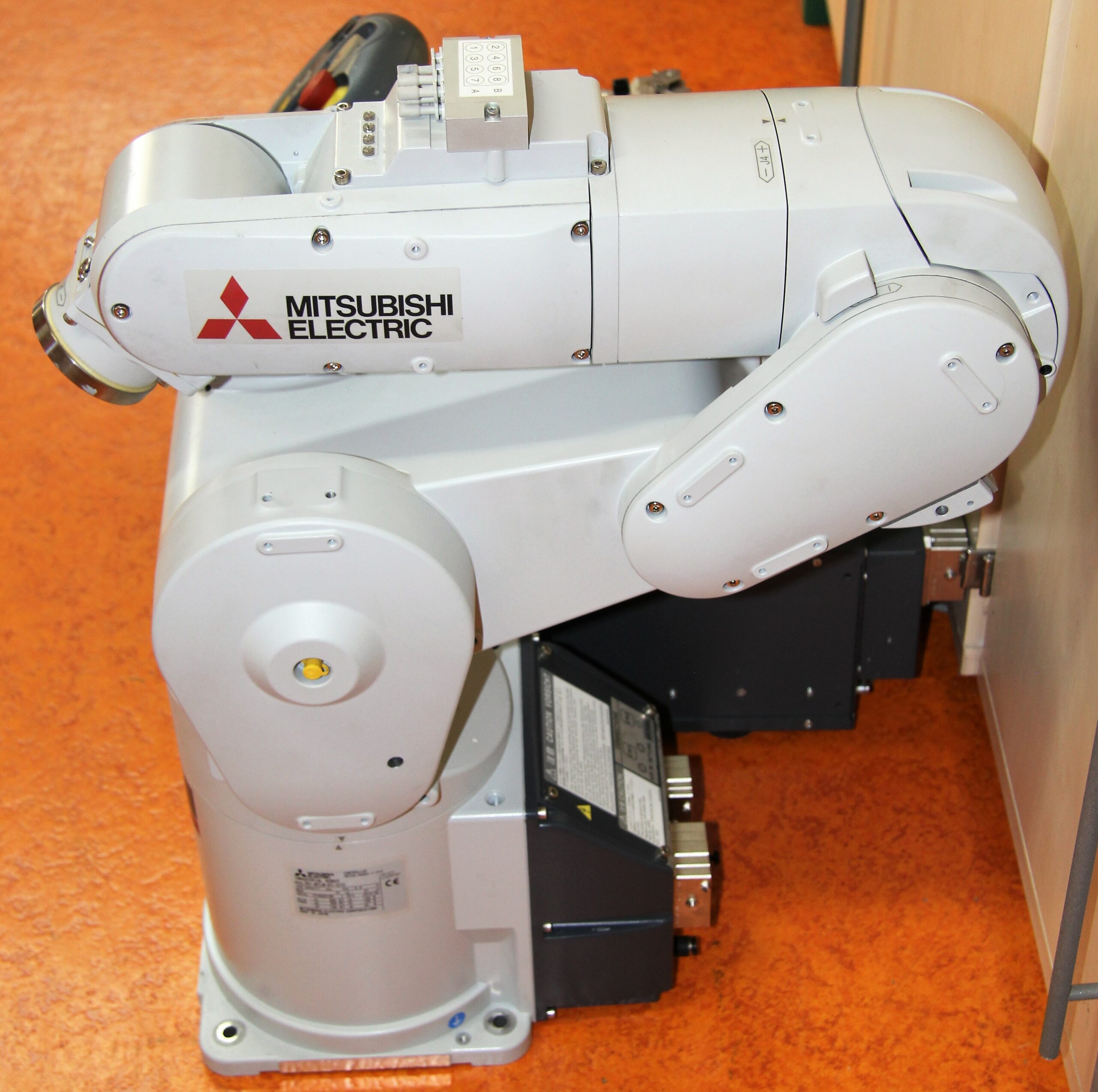 RV-4FLM Industrieroboter mit CR750 D Controller !!Top Angebot!! – Bild 2