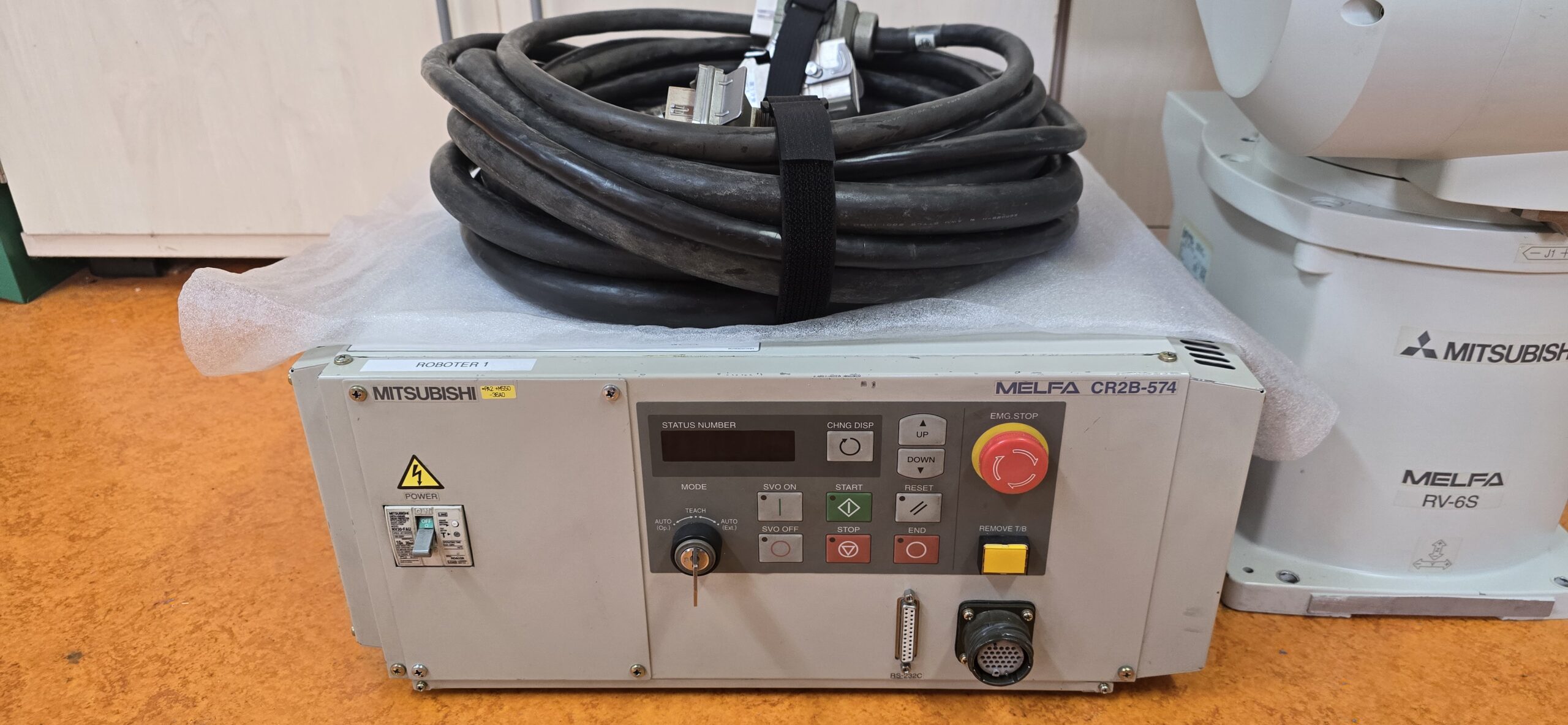 RV-6S Industrieroboter mit CR2B Controller Inkl. R28TB Teachingbox *SONDER ANGEBOT! – Bild 7
