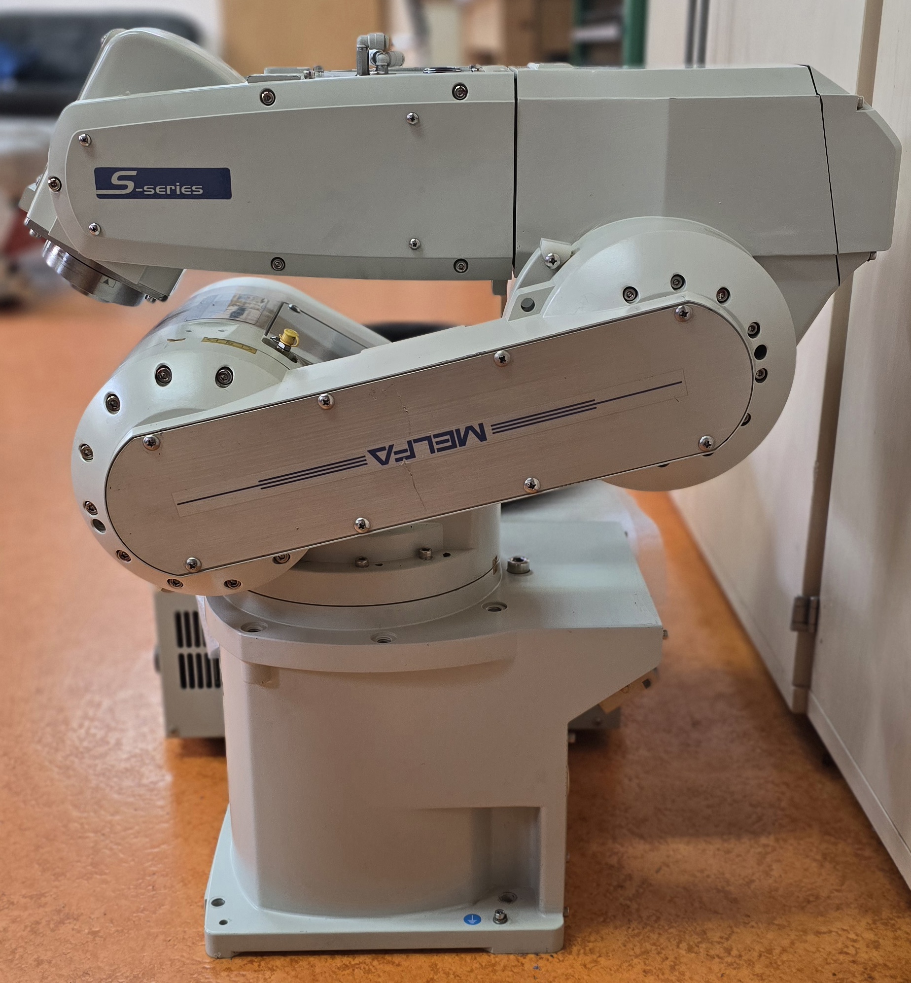 RV-6S Industrieroboter mit CR2B Controller Inkl. R28TB Teachingbox *SONDER ANGEBOT! – Bild 8