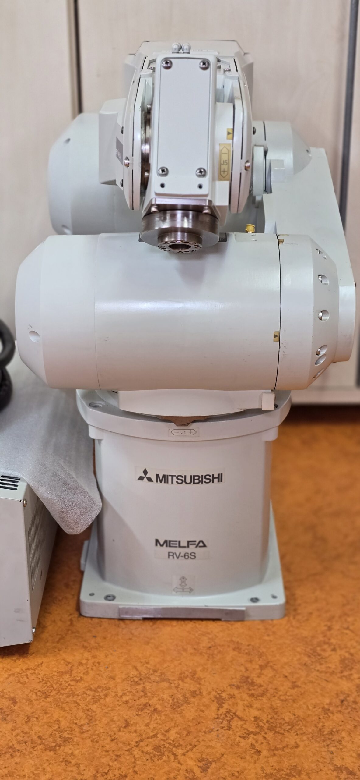 RV-6S Industrieroboter mit CR2B Controller Inkl. R28TB Teachingbox *SONDER ANGEBOT! – Bild 10